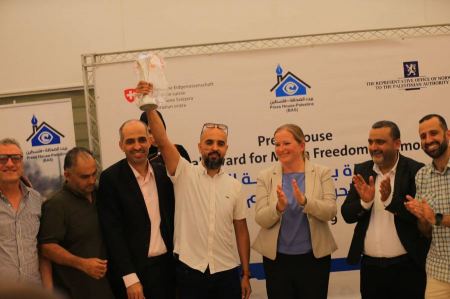 محمد الزعنون ... افضل مصور لعام 2022 في غزة